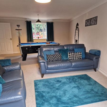 Hereford - Finch House - Modern 4 Bedroom House Located In South Hereford, Dog Friendly With Nearby Countryside, Pool Table, Sleeps Up To 10 Guests - Hosted By Rentmyhouse Εξωτερικό φωτογραφία