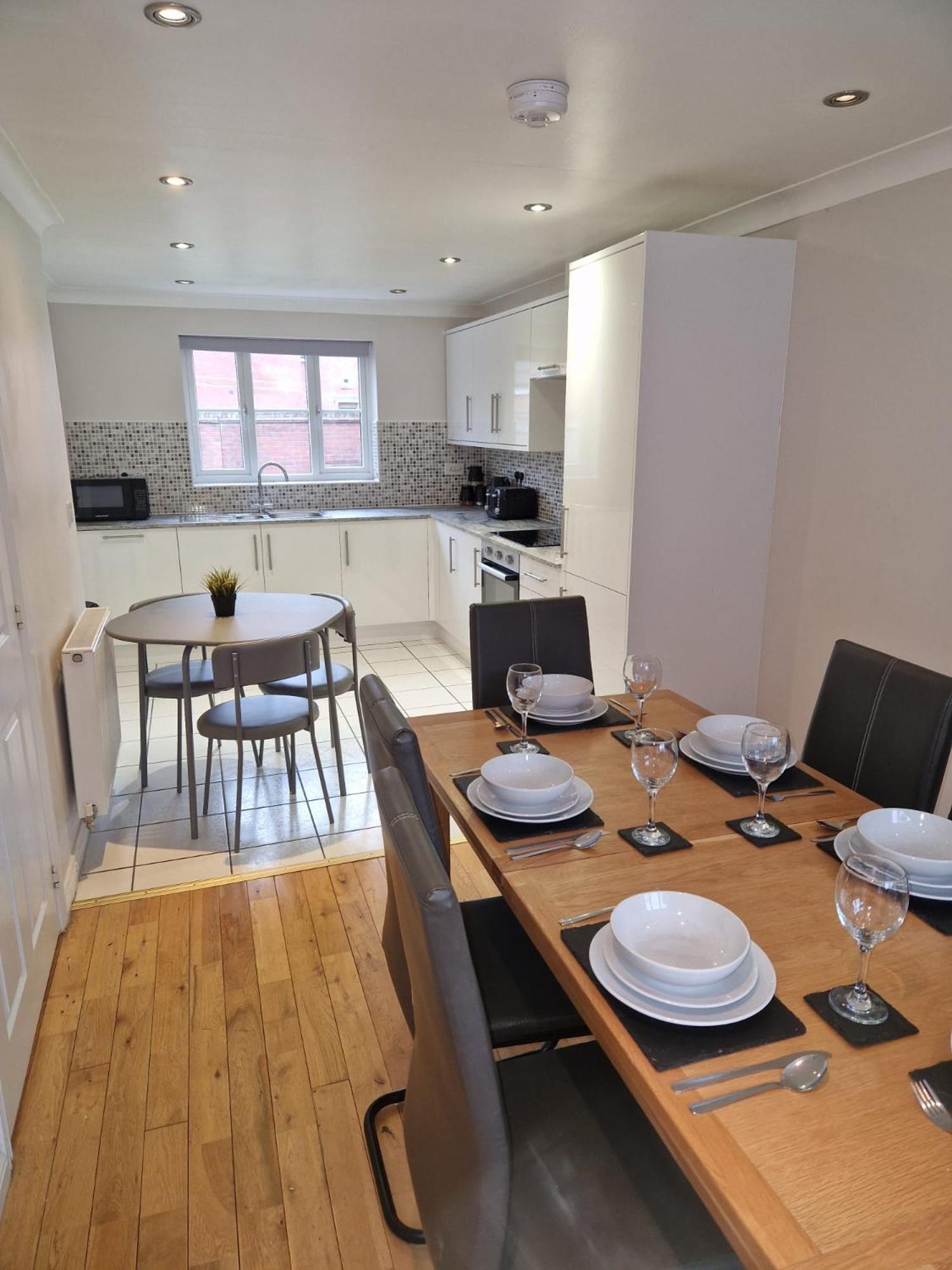 Hereford - Finch House - Modern 4 Bedroom House Located In South Hereford, Dog Friendly With Nearby Countryside, Pool Table, Sleeps Up To 10 Guests - Hosted By Rentmyhouse Εξωτερικό φωτογραφία