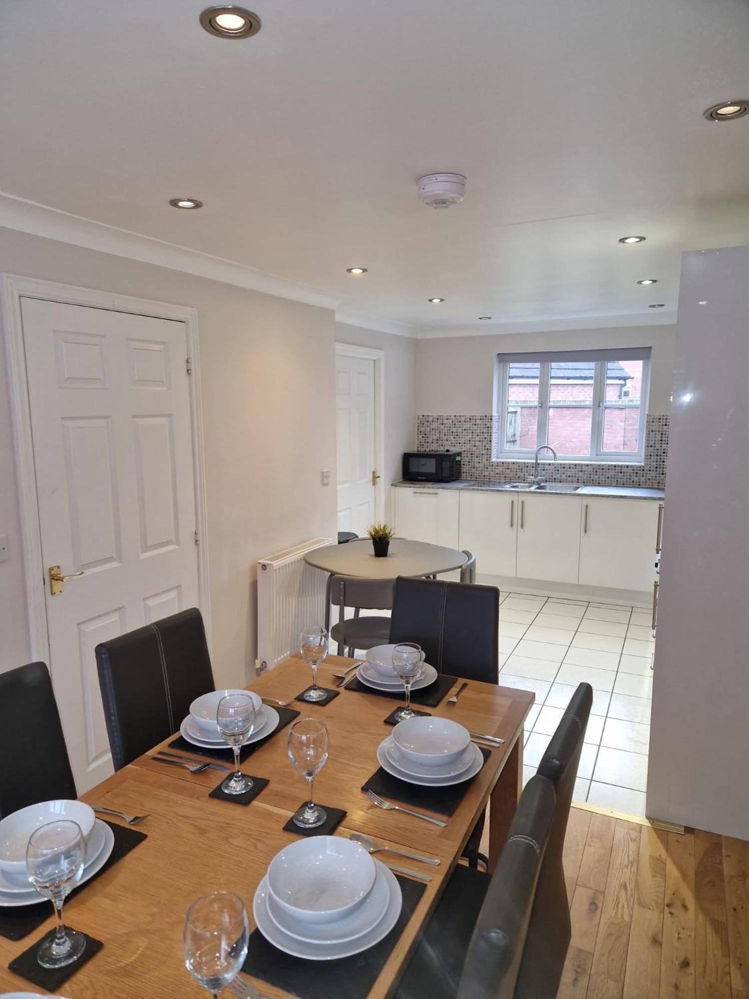 Hereford - Finch House - Modern 4 Bedroom House Located In South Hereford, Dog Friendly With Nearby Countryside, Pool Table, Sleeps Up To 10 Guests - Hosted By Rentmyhouse Εξωτερικό φωτογραφία